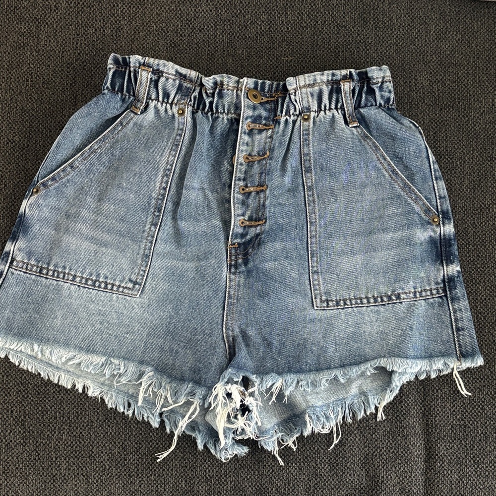 Vintage Havana (size 28) Denim High-Waisted Women Shorts! Cinched Waist!
